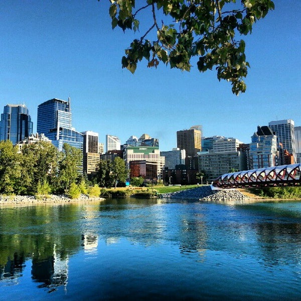 Where's Good? Holiday and vacation recommendations for Calgary, Canada. What's good to see, when's good to go and how's best to get there.