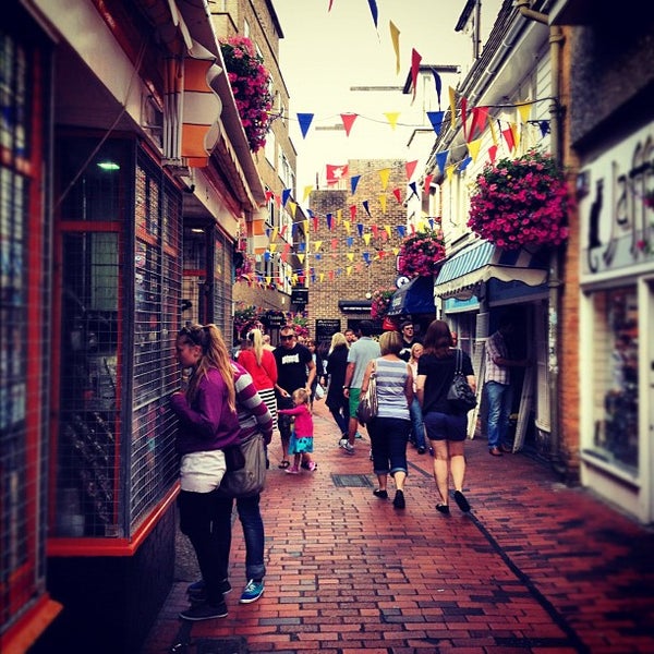 Where's Good? Holiday and vacation recommendations for Brighton, United Kingdom. What's good to see, when's good to go and how's best to get there.