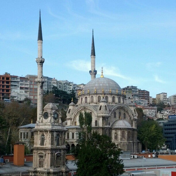 Istanbul.directory - Nusretiye Camii