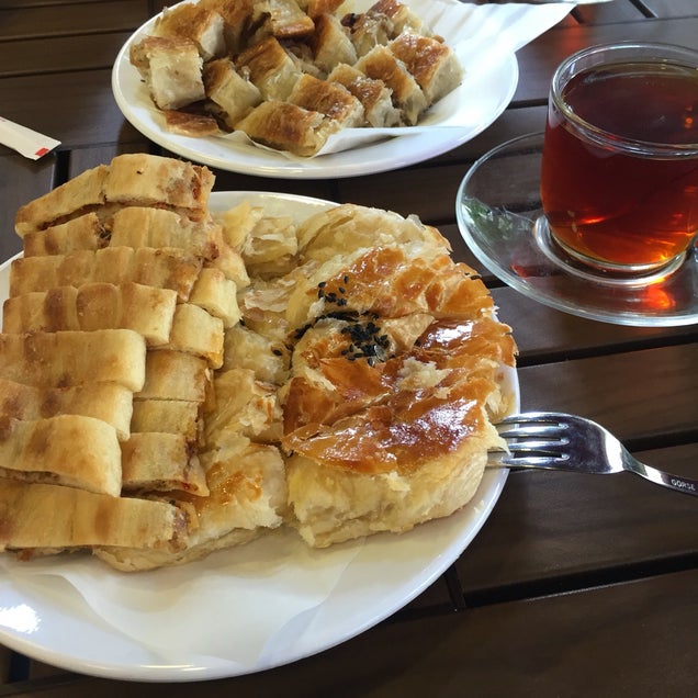 Çağdaş Börek Salonu/ Karaköy ve Su Böreği