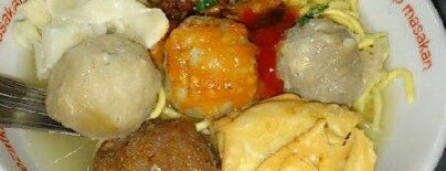 Bakwan Bintang Malang is one of Wisata Kuliner Samarinda.