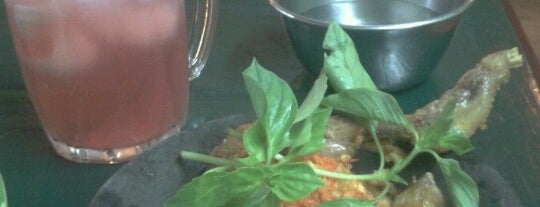 Waroeng Sambel Jogja is one of Wisata Kuliner Samarinda.
