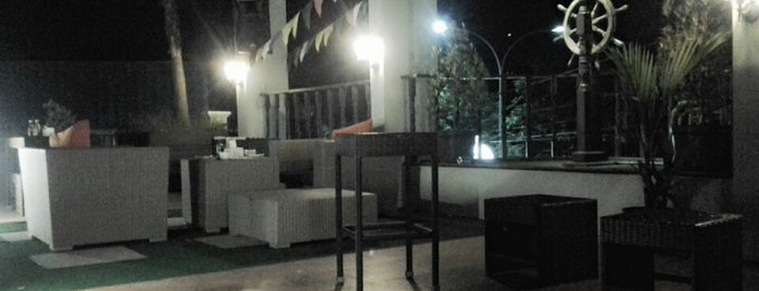 Annie's Pirates Cafe & Resto is one of Wisata Kuliner Samarinda.