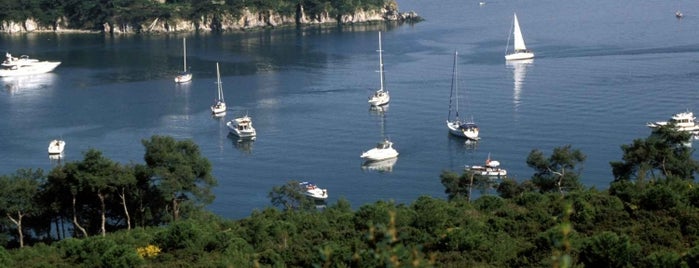 Heybeliada is one of Türkiye'de Gezilmesi- Görülmesi Gereken Yerler.