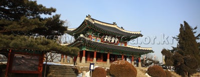 남한산성도립공원 (Namhansanseong Provincial Park) is one of 한국관광 100선.