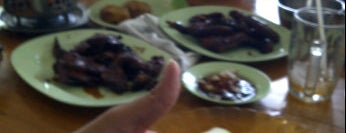 Ayam Goreng/ Bakar President is one of Wisata Kuliner Samarinda.