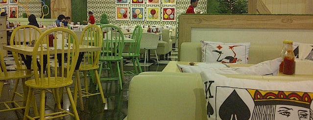 Pan & Flip is one of Wisata Kuliner Samarinda.