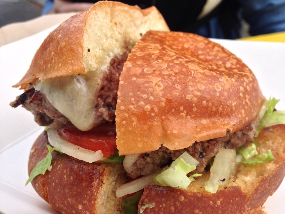 Soul burger отзывы. Соул бургер. Бургерная Soul. Бургер Филадельфия Чикаго. Soul Burger Москва
