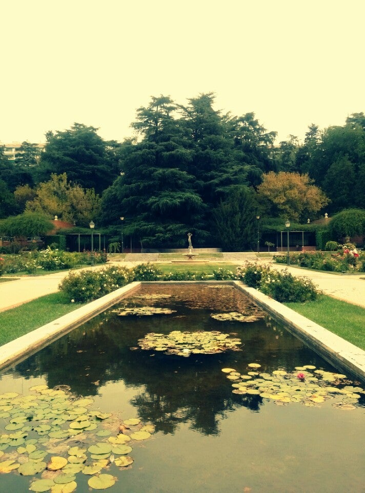 Rosaleda de Madrid (Jardín de Ramón Ortiz)