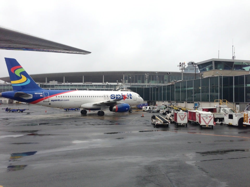LaGuardia Airport (LGA)