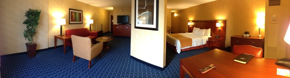 Photo of Courtyard by Marriott Detroit Downtown