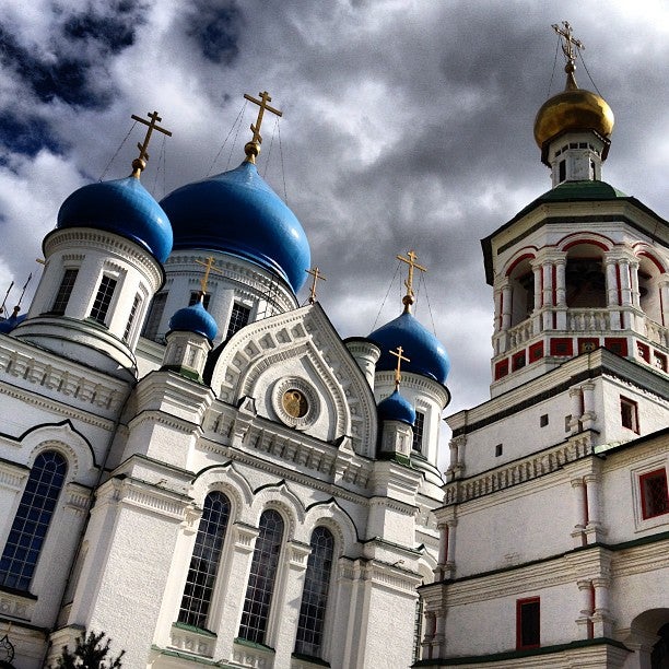 Николо перервинский монастырь расписание. Патриаршее подворье храмов Николо-Перервинского монастыря. Печатники Николо-Перервинский монастырь. Николо-Перервинский монастырь Михайловский храм. Николо-Перервинский монастырь Сергиевский храм.